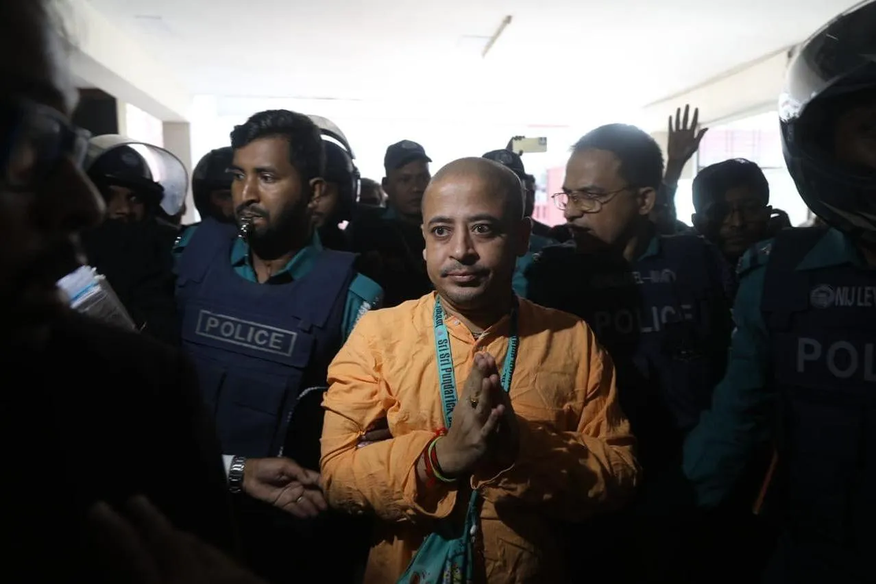 চিন্ময় কৃষ্ণ দাস ব্রহ্মচারীর গ্রেপ্তারে উদ্বেগ প্রকাশ ভারতের