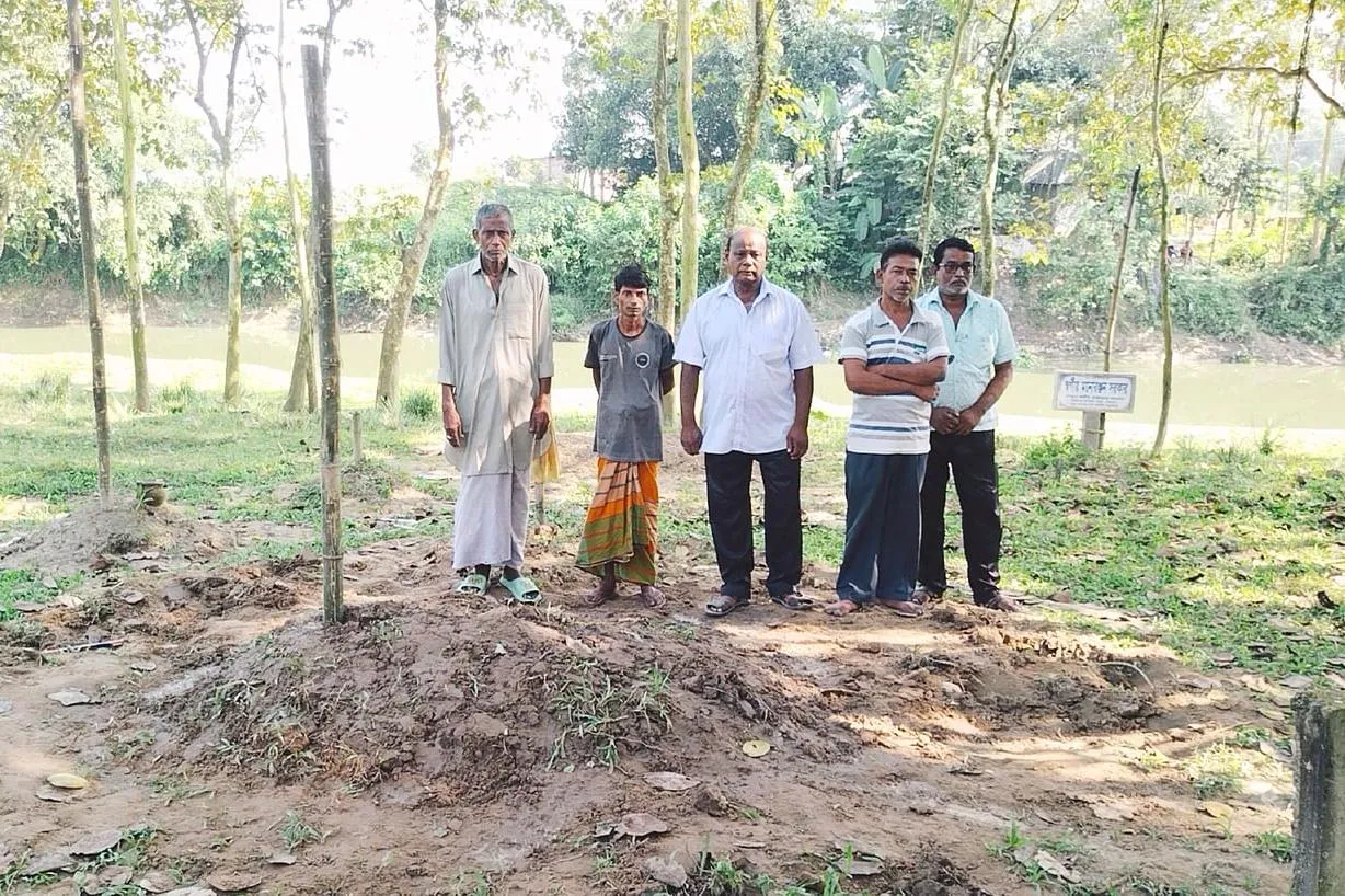 বগুড়ার শ্মশানে লাশের মাথা চুরি: আতঙ্কে এলাকাবাসী