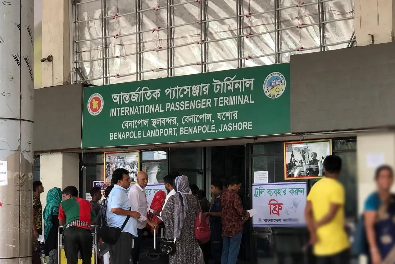 দুই দিনে বেনাপোল দিয়ে ‘সন্দেহজনক’ ৬৩ ইসকন ভক্তকে ভারতে প্রবেশে বাধা