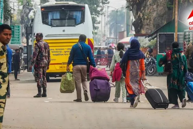 বাংলাদেশে হিন্দু নির্যাতন চলছেই, এপার বাংলায় প্রতিবাদ মিছিল