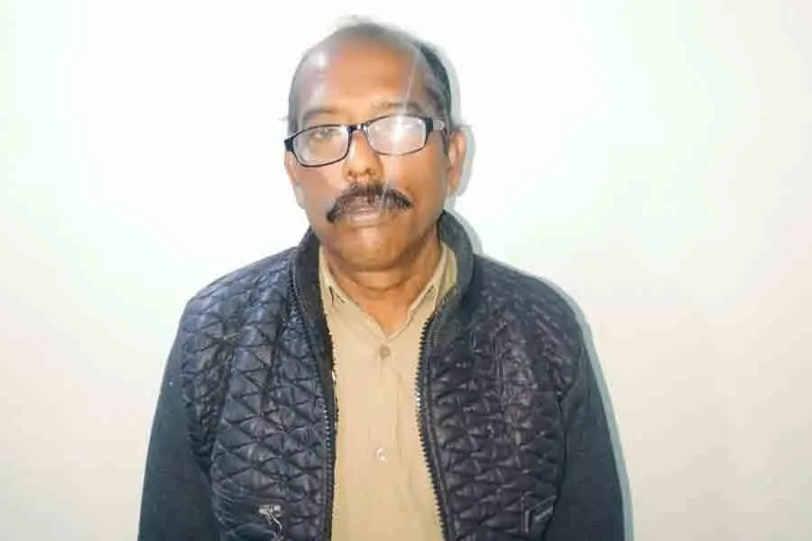 ওপারে খোঁজ নেই দুই ভাইয়ের, চিন্তায় কেঁদেই চলেছেন এপারের হিন্দু প্রৌঢ়