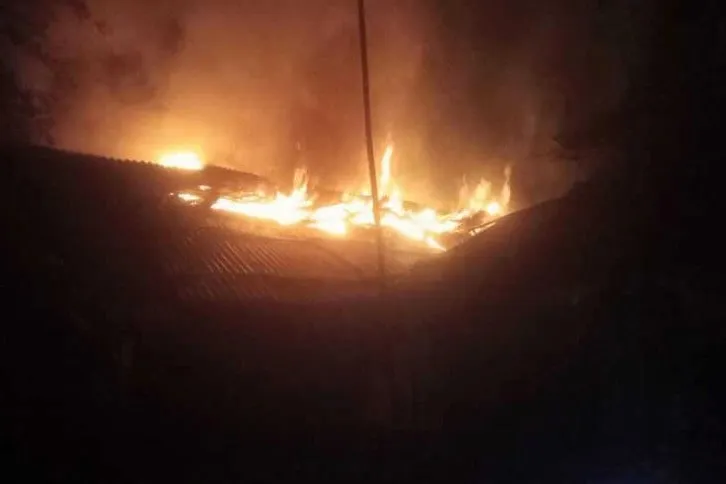 গাইবান্ধার গোবিন্দগঞ্জে সাঁওতাল নারীকে মারধর, বাড়িতে আগুন, চেয়ারম্যান অভিযুক্ত