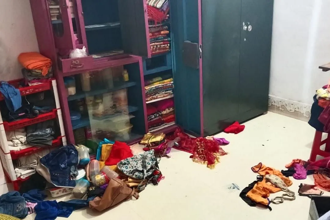 বাঘারপাড়ায় পুলিশ পরিচয়ে দুই বাড়িতে ডাকাতি, টাকা ও স্বর্ণালংকার লুট